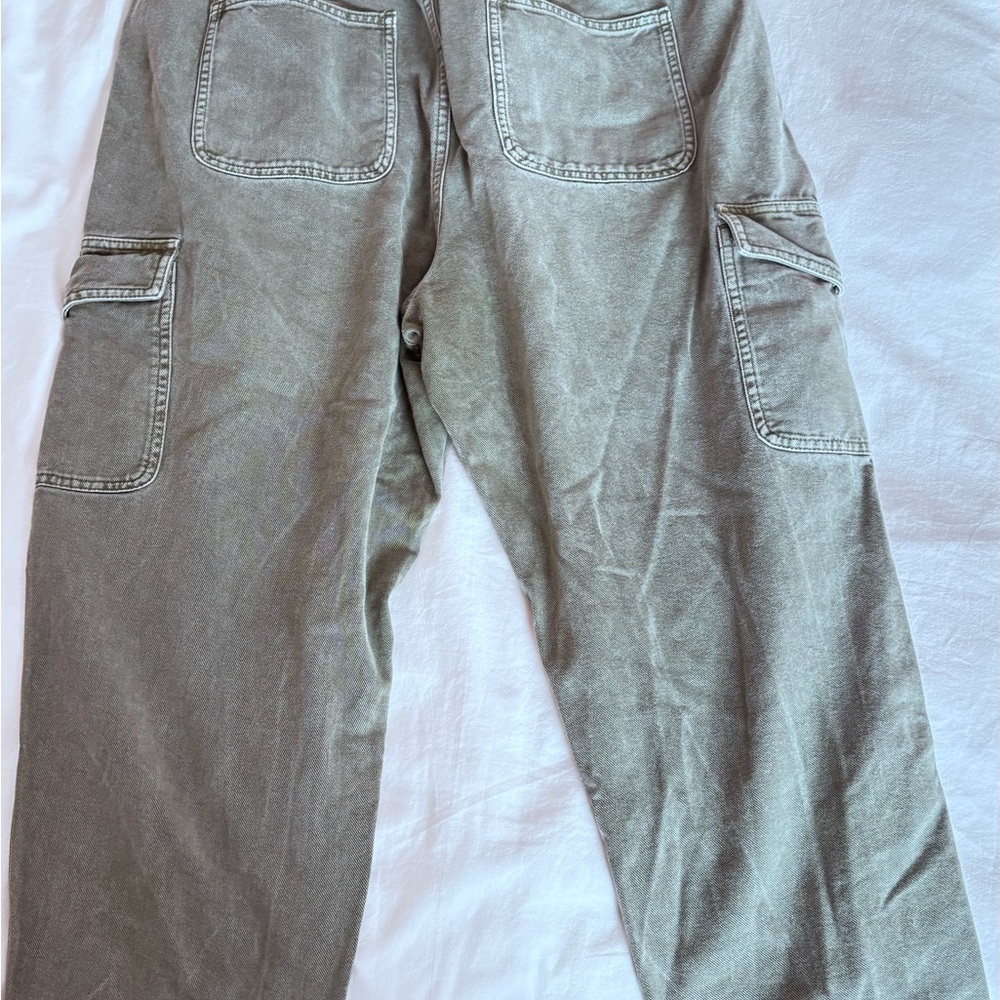 GAP Women’s Olive Cargo Pants